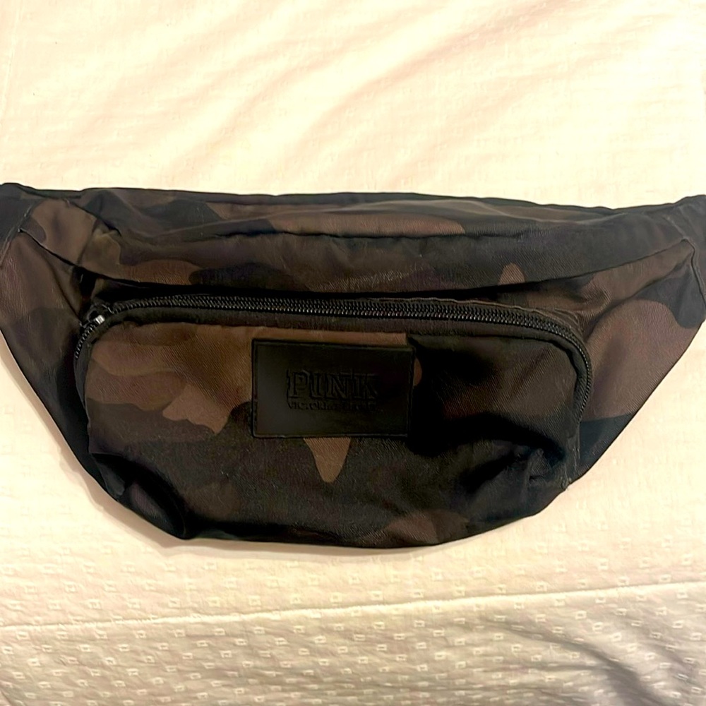 Vs pink fanny pac